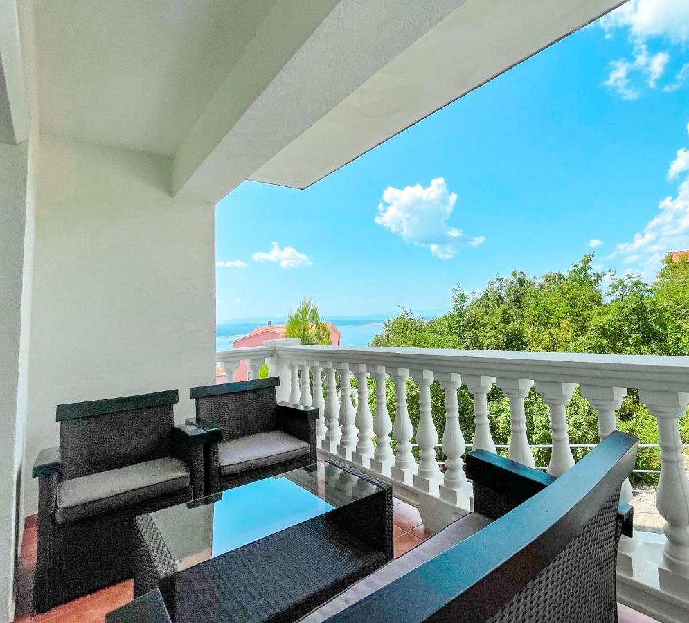 Apartments Villa Klaudia - Adults Only Crikvenica Exterior foto